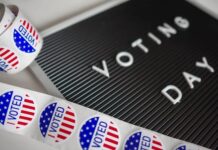 Hrajete politickou hru s lidskými životy. Co přinesl duel viceprezidentskou kandidátů
